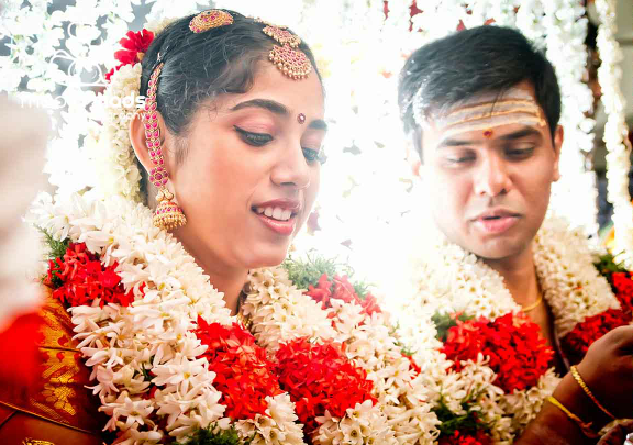 A splendid portrait of the bride and groom by Media Mads Wedding-photography | Weddings Photos & Ideas
