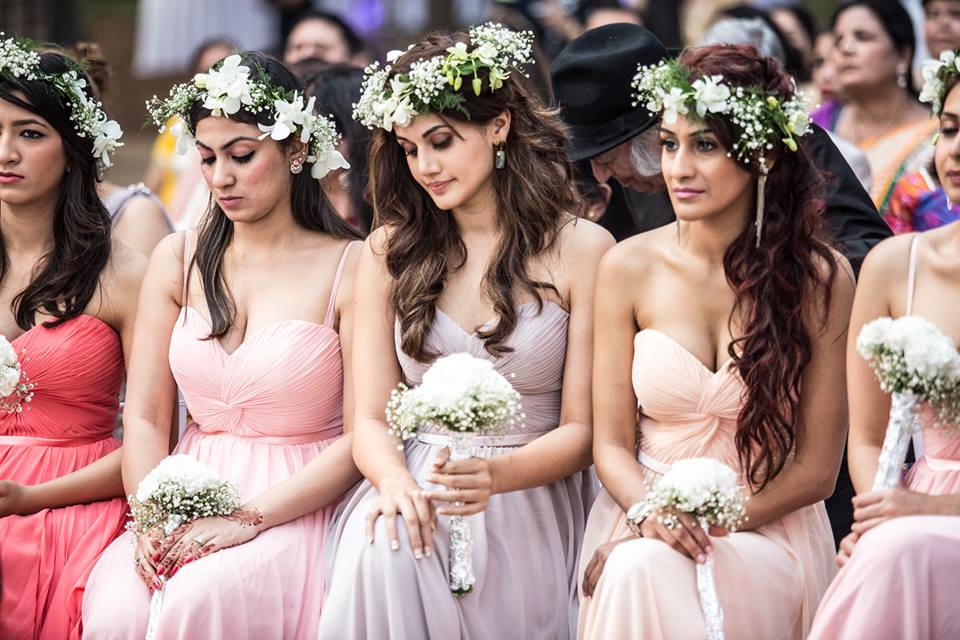 Pretty bridesmaid with white flowers! by The Wedding Fotografos Wedding-photography | Weddings Photos & Ideas