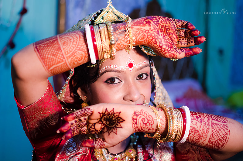 Posing out my mehendi by abhishekdey pixels Wedding-photography | Weddings Photos & Ideas