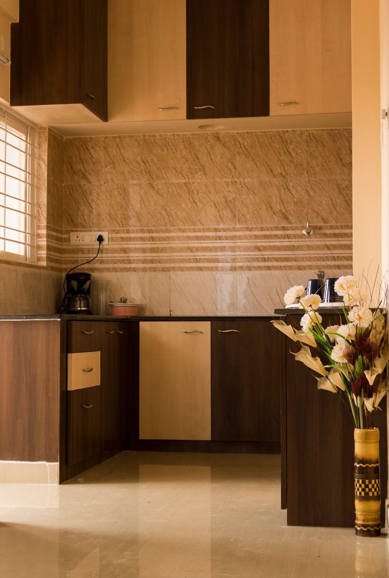 Wooden Modular Kitchen Cabinets by Snigdha Ghosh Modular-kitchen Contemporary | Interior Design Photos & Ideas