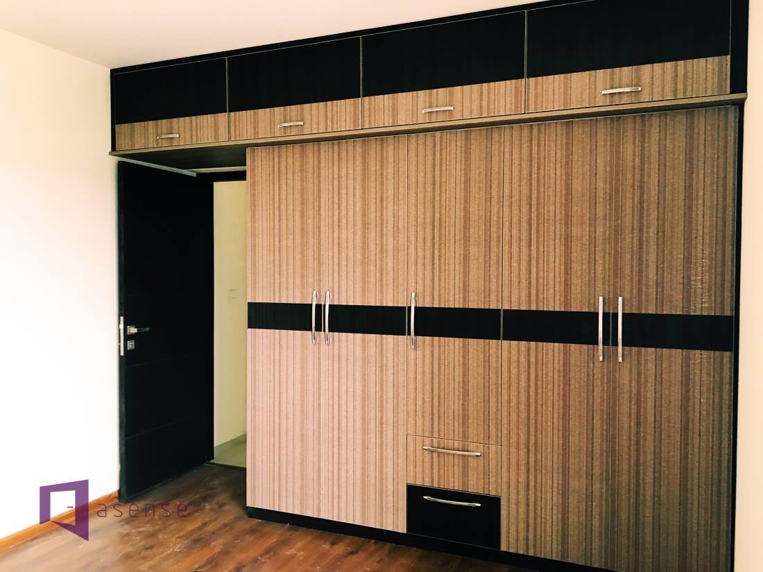 Pine Oak Wooden Fitted Wardrobe by Snigdha Ghosh Bedroom Contemporary | Interior Design Photos & Ideas
