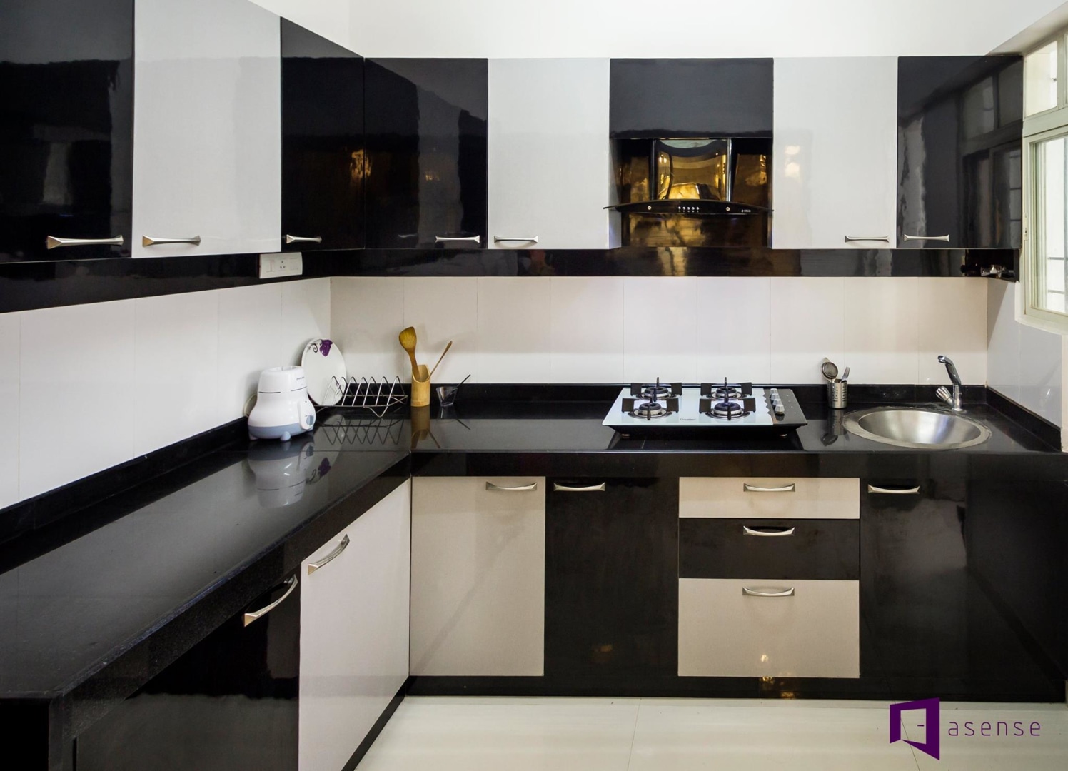 Black And White Themed Modular Kitchen by Snigdha Ghosh Modular-kitchen Contemporary | Interior Design Photos & Ideas