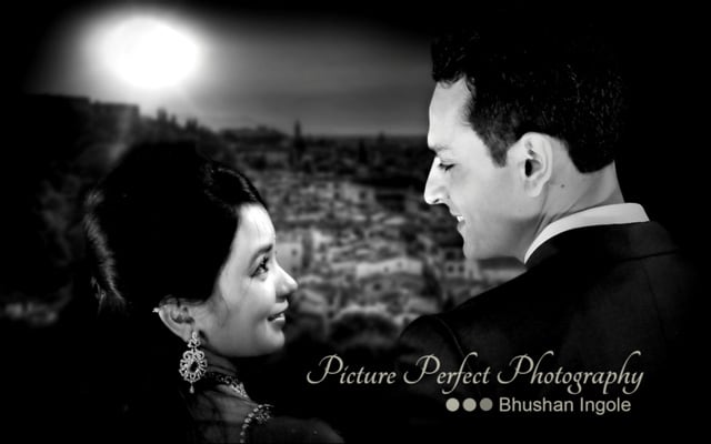 A romantic eye-contact of the bride and groom by Picture perfect photography Wedding-photography | Weddings Photos & Ideas