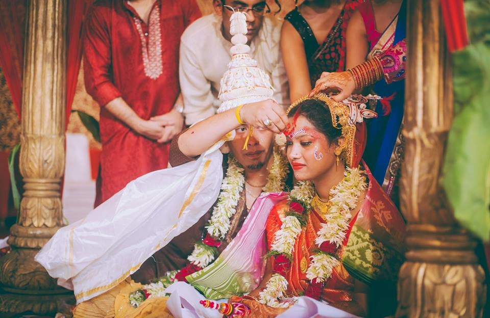 The act of fulfillment! by Kuntal Mukherjee Photography Wedding-photography | Weddings Photos & Ideas