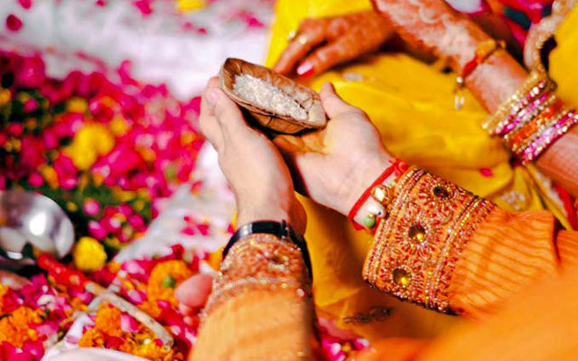 Following the traditions! by Kuntal Mukherjee Photography Wedding-photography | Weddings Photos & Ideas