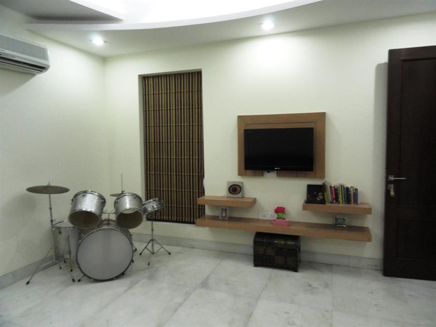 Simple Living Room! by Metaphor Creators Living-room | Interior Design Photos & Ideas