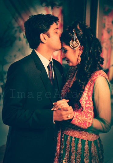 Bride and Groom Share a Romantic Moment by Himanshu Chauhan Wedding-photography | Weddings Photos & Ideas