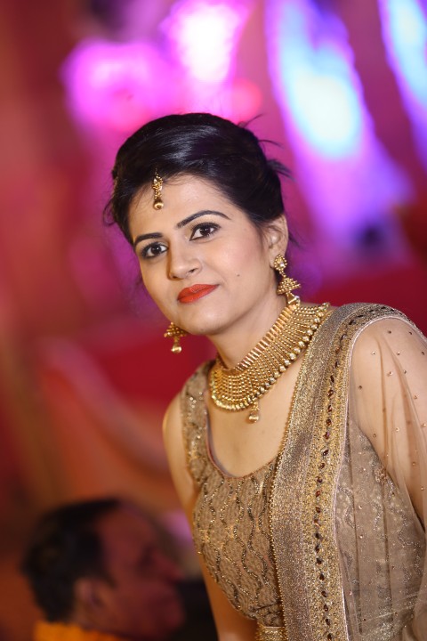 Bride Wearing Bold Makeup by Himanshu Chauhan Bridal-makeup Bridal-jewellery-and-accessories | Weddings Photos & Ideas