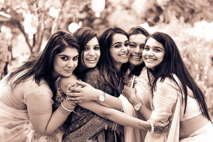Classic Bride and Friends of the Bride Shot by Himanshu Chauhan Wedding-photography | Weddings Photos & Ideas