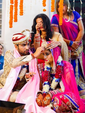Beautiful moment from the wedding ceremony by Himanshu's Lomography Wedding-photography | Weddings Photos & Ideas