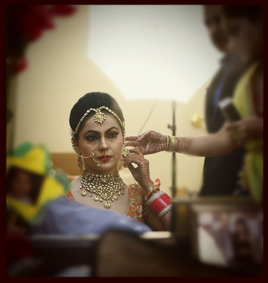 Beautiful bridal getting ready shot by Himanshu's Lomography Wedding-photography | Weddings Photos & Ideas