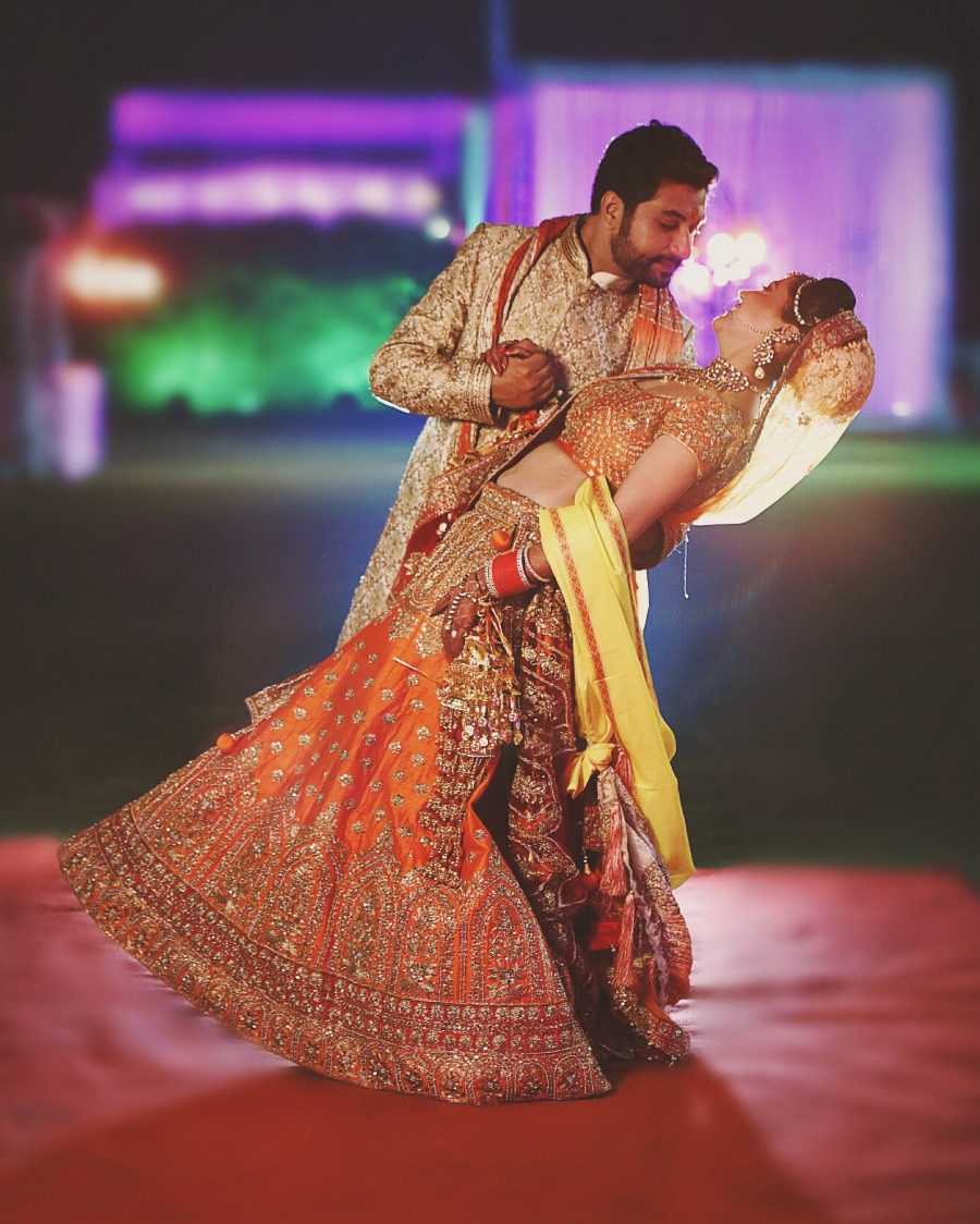 Bollywood style bride and groom pose by Himanshu's Lomography Wedding-photography | Weddings Photos & Ideas