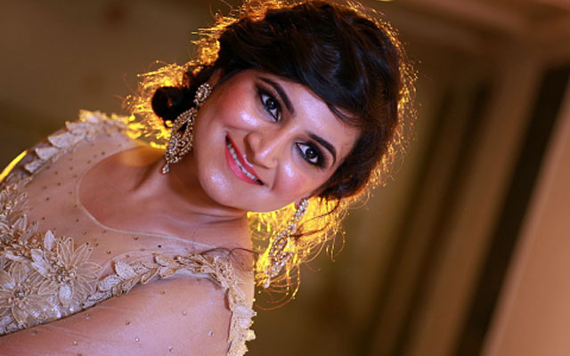 Gorgeous bride-to-be frame on her engagement day by VK Pro Clicks Wedding-photography | Weddings Photos & Ideas