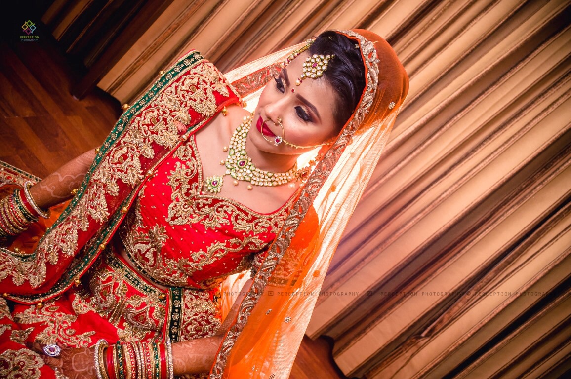 Bride Wearing Exquisite Polki Kundan Jewellery Set by Anuj Sharma Wedding-photography Bridal-jewellery-and-accessories Bridal-makeup | Weddings Photos & Ideas