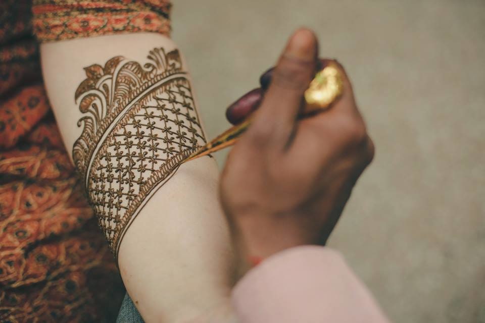 The Gorgeous Net Style Wrist Band Henna Design by Paramjeet Singh Dhanjal Bridal-mehendi | Weddings Photos & Ideas