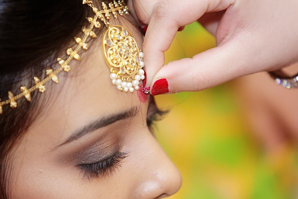 Gold Delicate Headpiece With Hanging Pearls by Paramjeet Singh Dhanjal Wedding-photography Bridal-jewellery-and-accessories | Weddings Photos & Ideas