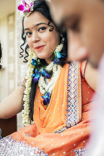 Candid Shot Of Bride During Mehendi Cremony by Paramjeet Singh Dhanjal Wedding-photography | Weddings Photos & Ideas
