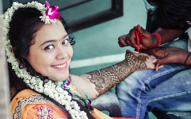Mehendi shot! by Memoirs by Paramjeet Singh Dhanjal Wedding-photography | Weddings Photos & Ideas