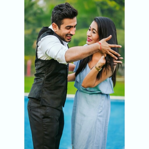 Candid Shot of Fun Loving Couple During Pre-Wedding Shoot by Paramjeet Singh Dhanjal Wedding-photography | Weddings Photos & Ideas