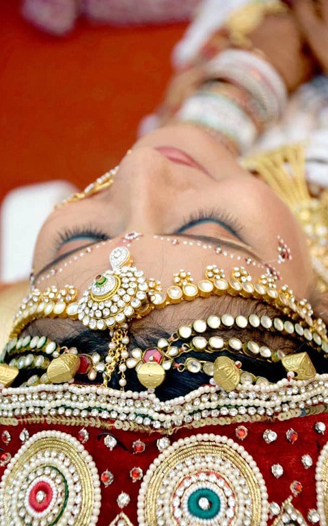 Beautiful maang tikka by Jinen Shah Photography Wedding-photography | Weddings Photos & Ideas