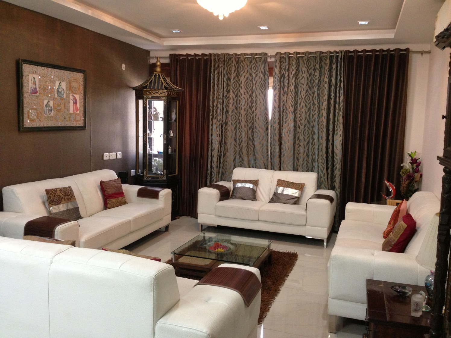 Luxurious living room area by The Inside Story Living-room Modern | Interior Design Photos & Ideas