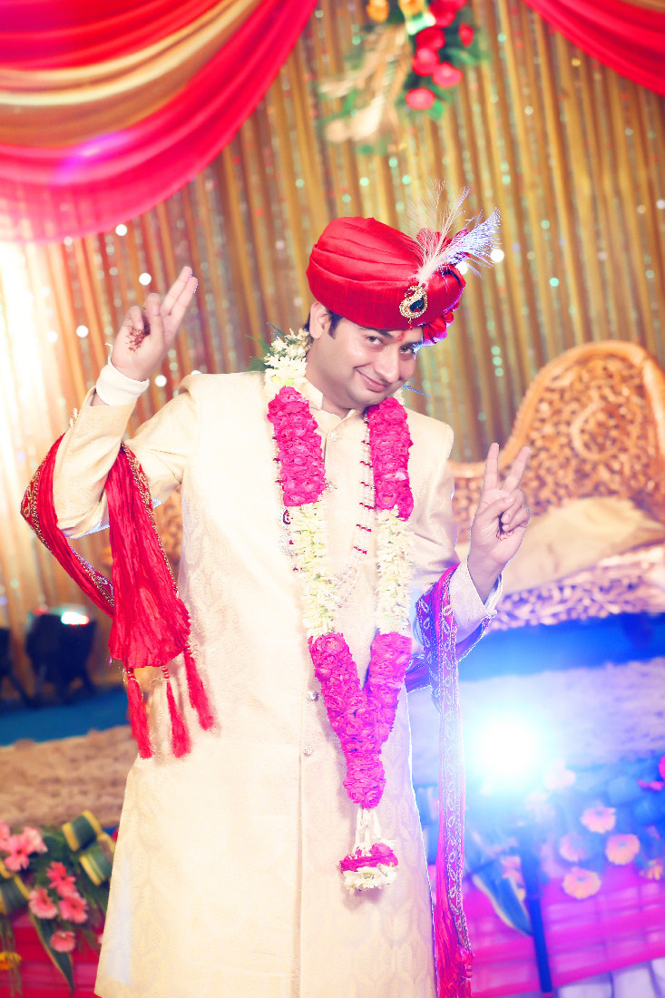 Groom Wearing A Cream Shaded Sherwani by Mukesh bijalwan Wedding-photography Groom-wear-and-accessories | Weddings Photos & Ideas
