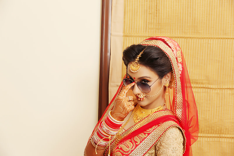 Stunning Bride on her Wedding Day Wearing Gold Bridal Jewellery by Mukesh bijalwan Wedding-photography Bridal-jewellery-and-accessories | Weddings Photos & Ideas