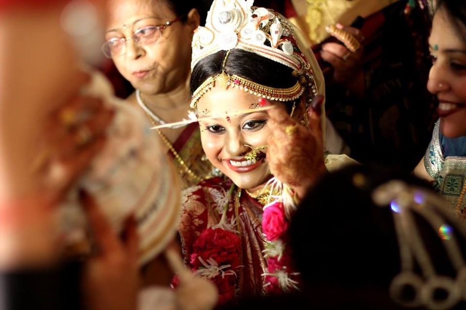 A beaming bride! by Orange Peel Photography Wedding-photography | Weddings Photos & Ideas