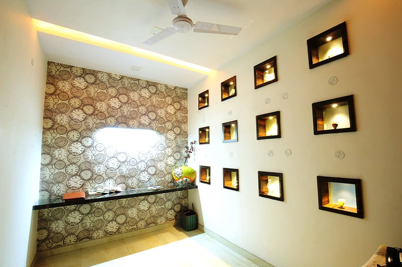Hallway With Wall Display by Kraftworks Pvt. Ltd. Indoor-spaces | Interior Design Photos & Ideas