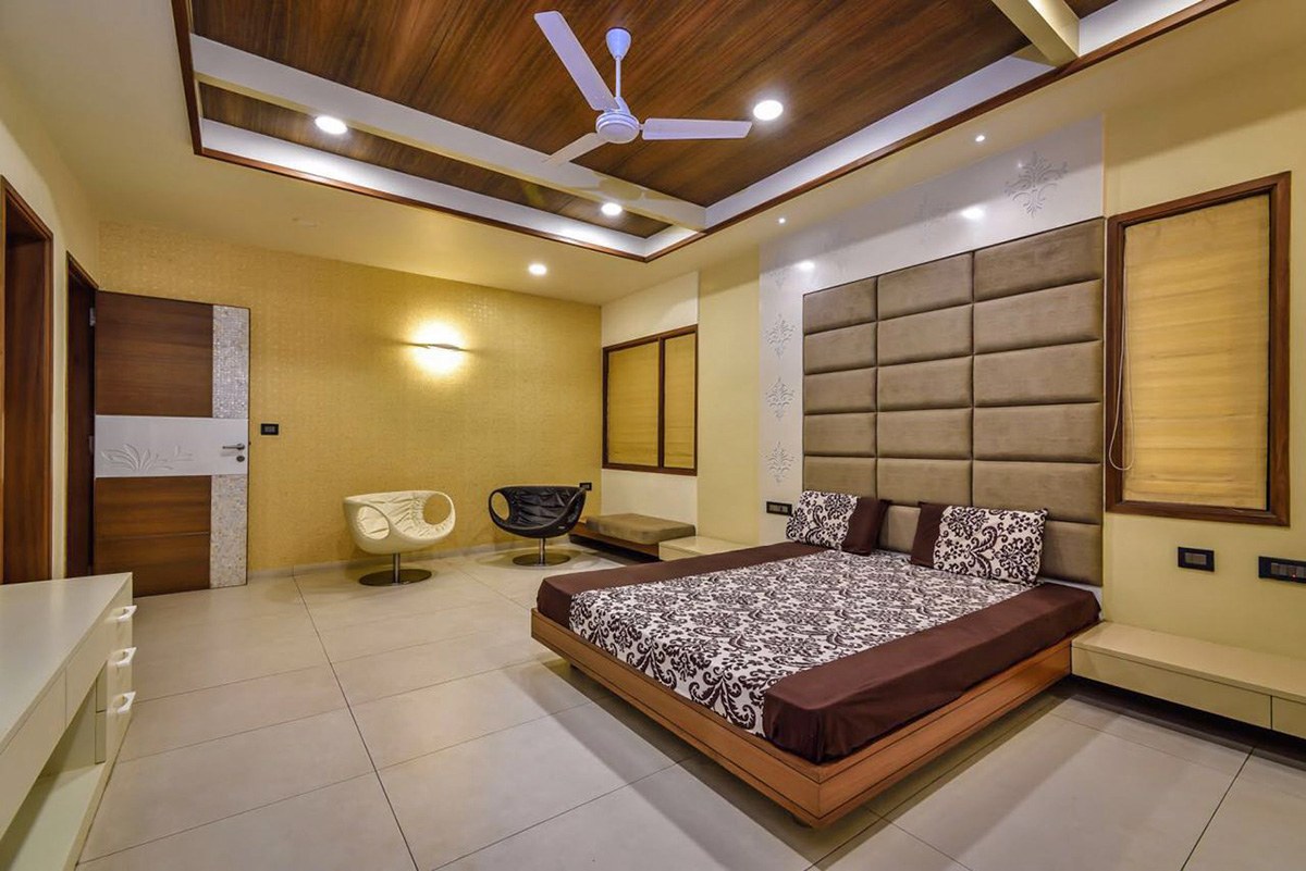 Contemporary Bedroom. by dei pvt. ltd. Bedroom Contemporary | Interior Design Photos & Ideas