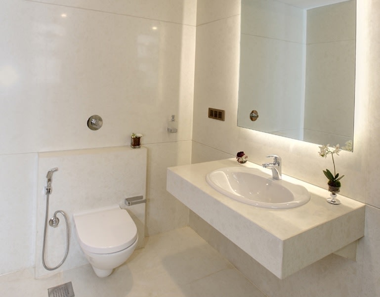White Marble Furnishing In Western Style Bathroom by Anjana Dhoot Bathroom Contemporary | Interior Design Photos & Ideas