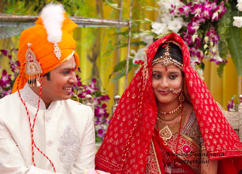 A rajasthani bride and groom! by Kumud Dhandharia Photography Wedding-photography | Weddings Photos & Ideas