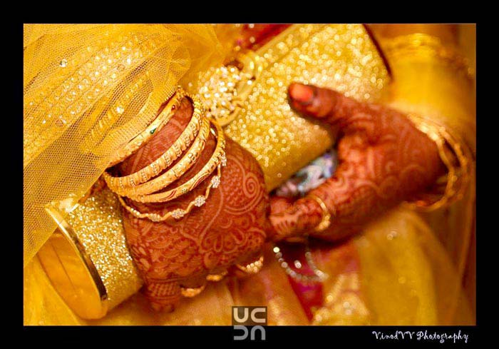 A beautiful design of mehendi of the bride! by Vinod VV Photography Wedding-photography | Weddings Photos & Ideas