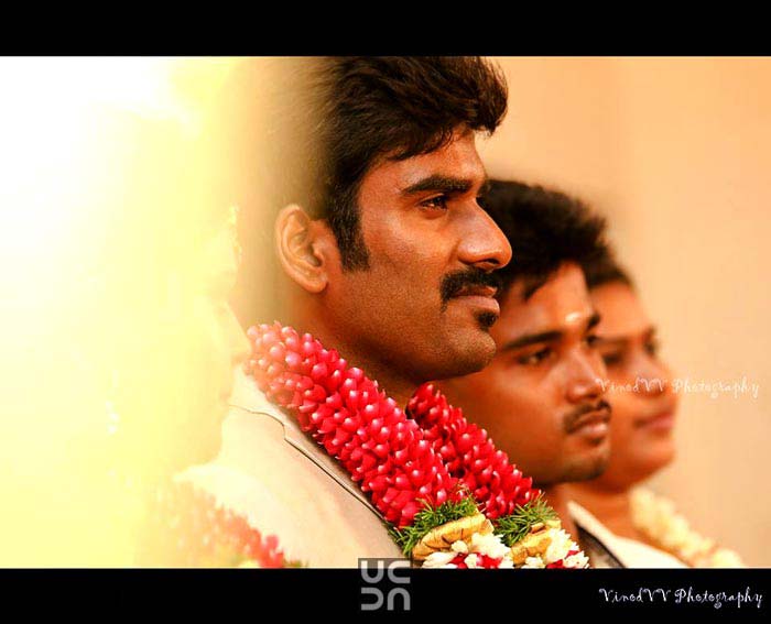 A dashing groom on his wedding day! by Vinod VV Photography Wedding-photography | Weddings Photos & Ideas