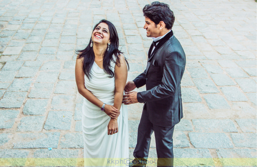 A happy couple in pre-wedding shoot! by Krish Photography Wedding-photography | Weddings Photos & Ideas
