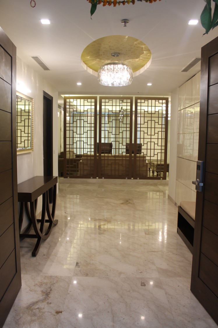 Hallway with marble flooring by coalitiondesigns Indoor-spaces Modern | Interior Design Photos & Ideas