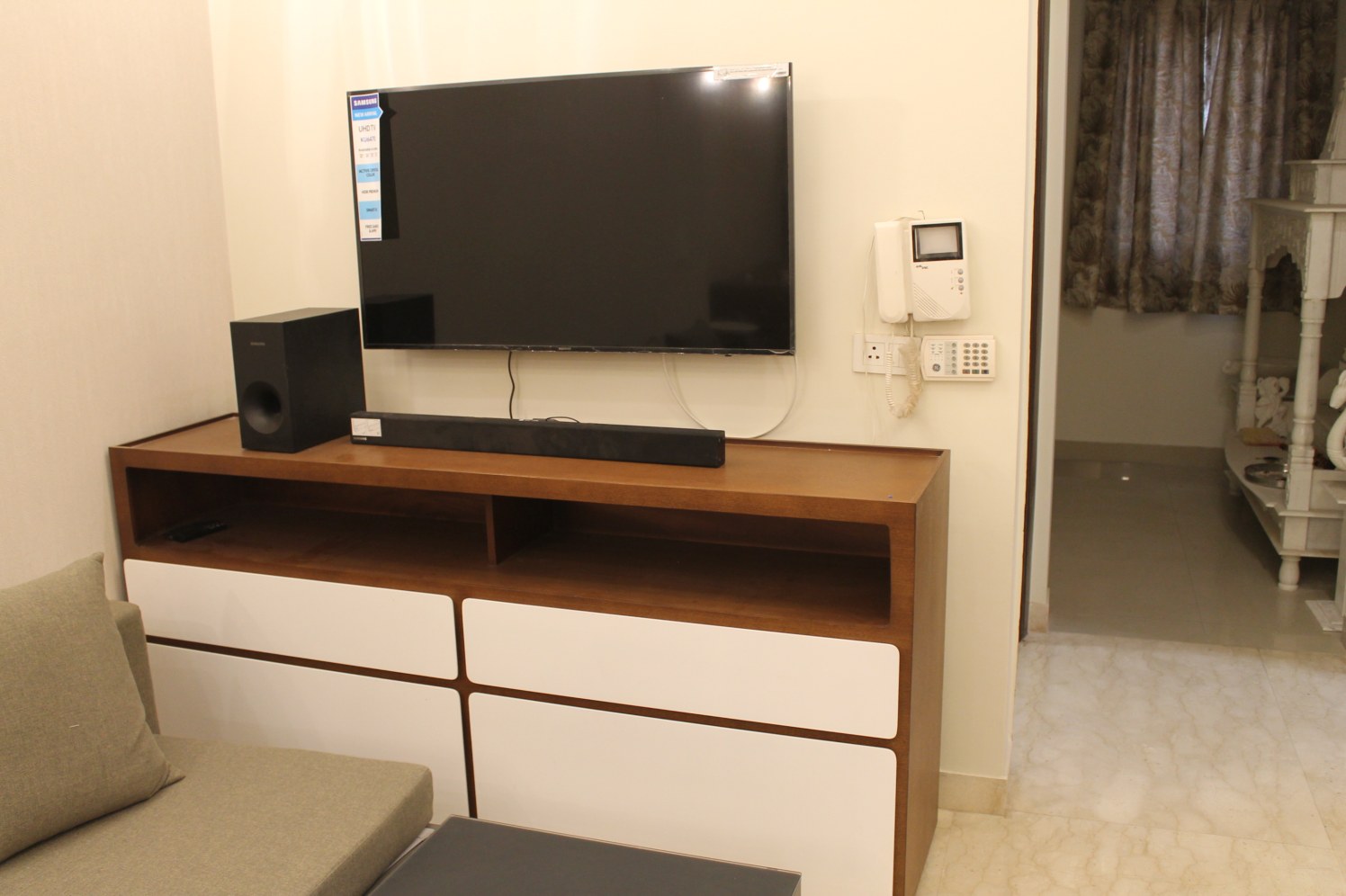 Bedroom with tv unit by coalitiondesigns Bedroom Modern | Interior Design Photos & Ideas