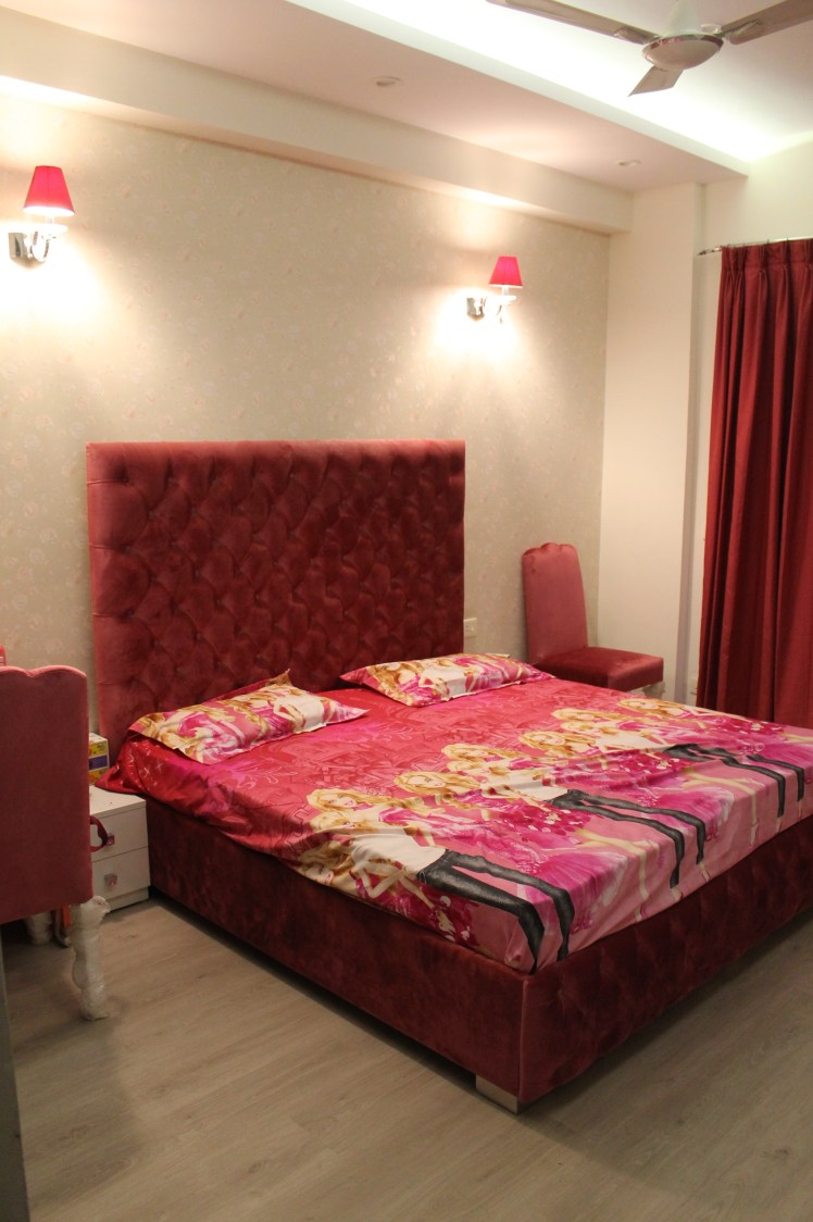 Pink contemporary bedroom by coalitiondesigns Bedroom Contemporary | Interior Design Photos & Ideas