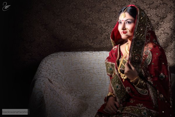 Splendid Bride With Traditional Mehroon Lehenga And Gold Jewellery by Parikshit Ghosh Bridal-jewellery-and-accessories | Weddings Photos & Ideas