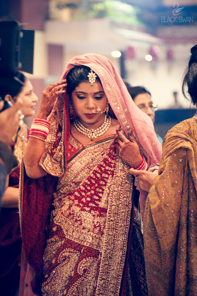 Ravishing Bride With Kundan Jewellery by Parikshit Ghosh Wedding-photography Bridal-jewellery-and-accessories | Weddings Photos & Ideas