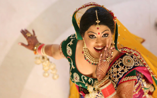 The bride dancing in wonder! by Qutab Photography Wedding-photography | Weddings Photos & Ideas