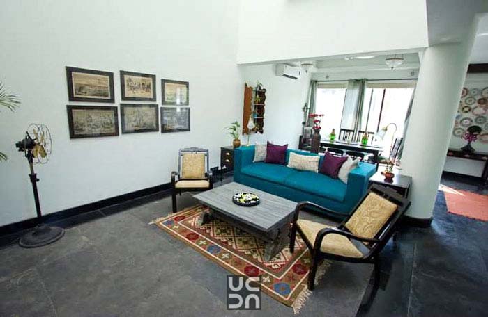 Beautiful living room interior by Amrita Rajput Living-room Modern | Interior Design Photos & Ideas