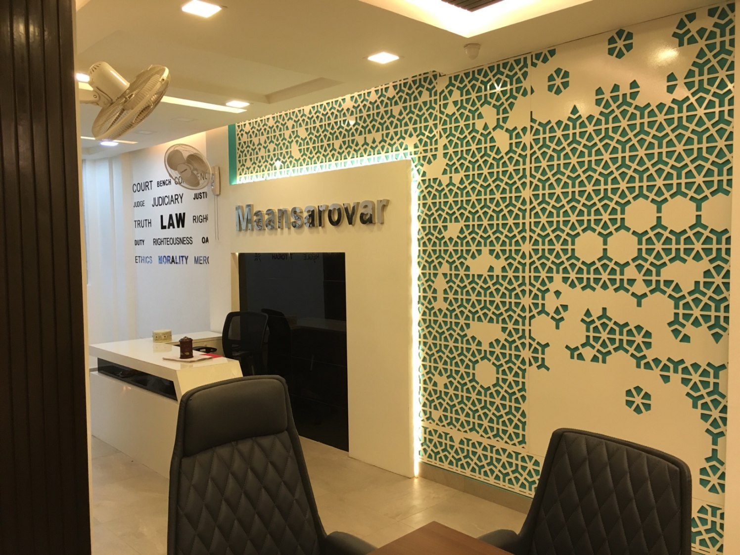 Mansarovar Law Office by Men at work Modern | Interior Design Photos & Ideas
