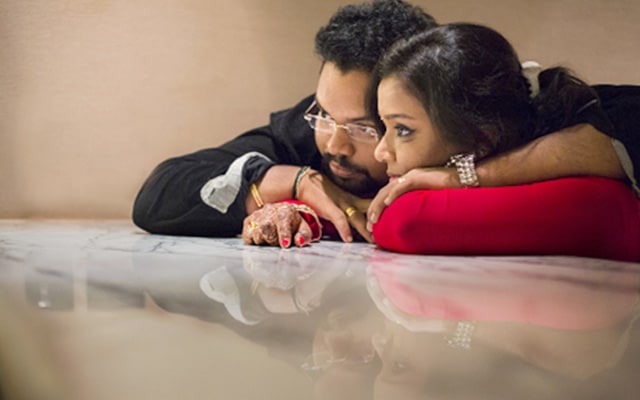 A lovely shot of the couples reflection by Chiaroscuro Wedding and Art Studio Wedding-photography | Weddings Photos & Ideas