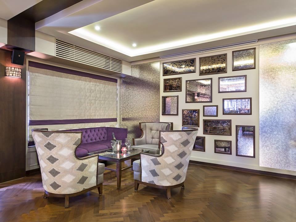 Simple Home Bar. by Acmeview Interior Solutions Pvt. Ltd. Indoor-spaces Contemporary | Interior Design Photos & Ideas