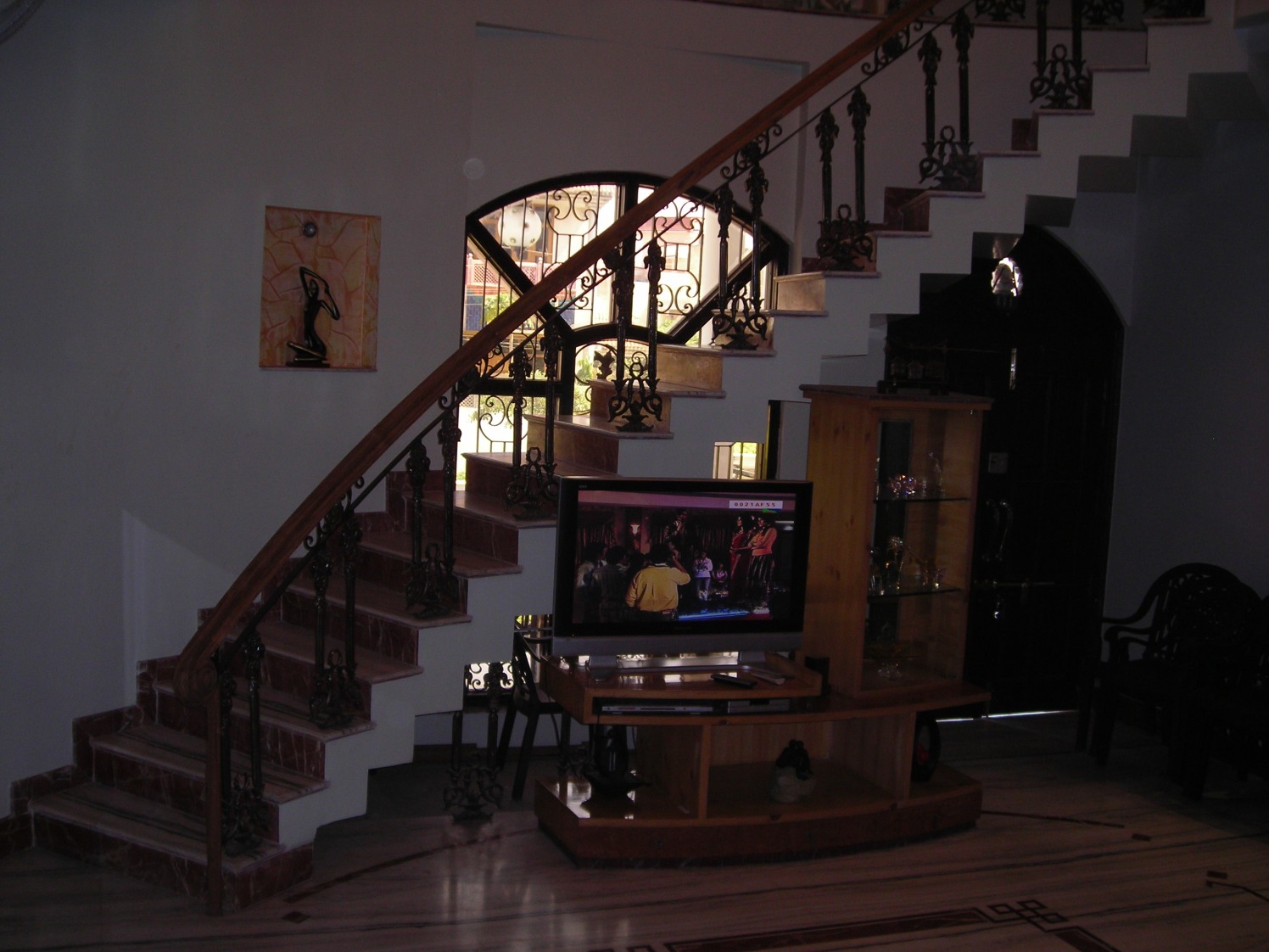 Simple Staircase. by INDUE Indoor-spaces Modern | Interior Design Photos & Ideas