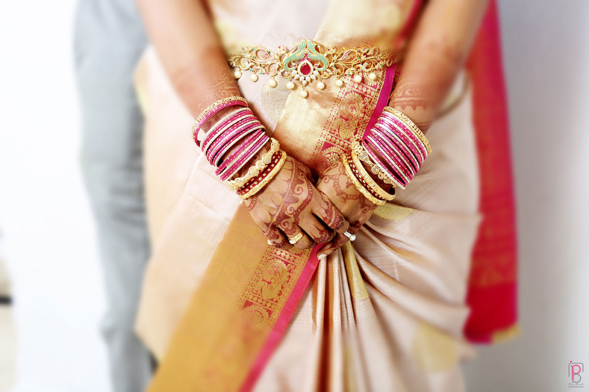 Bride Hand Shot by Priya Banik Photography Wedding-photography | Weddings Photos & Ideas