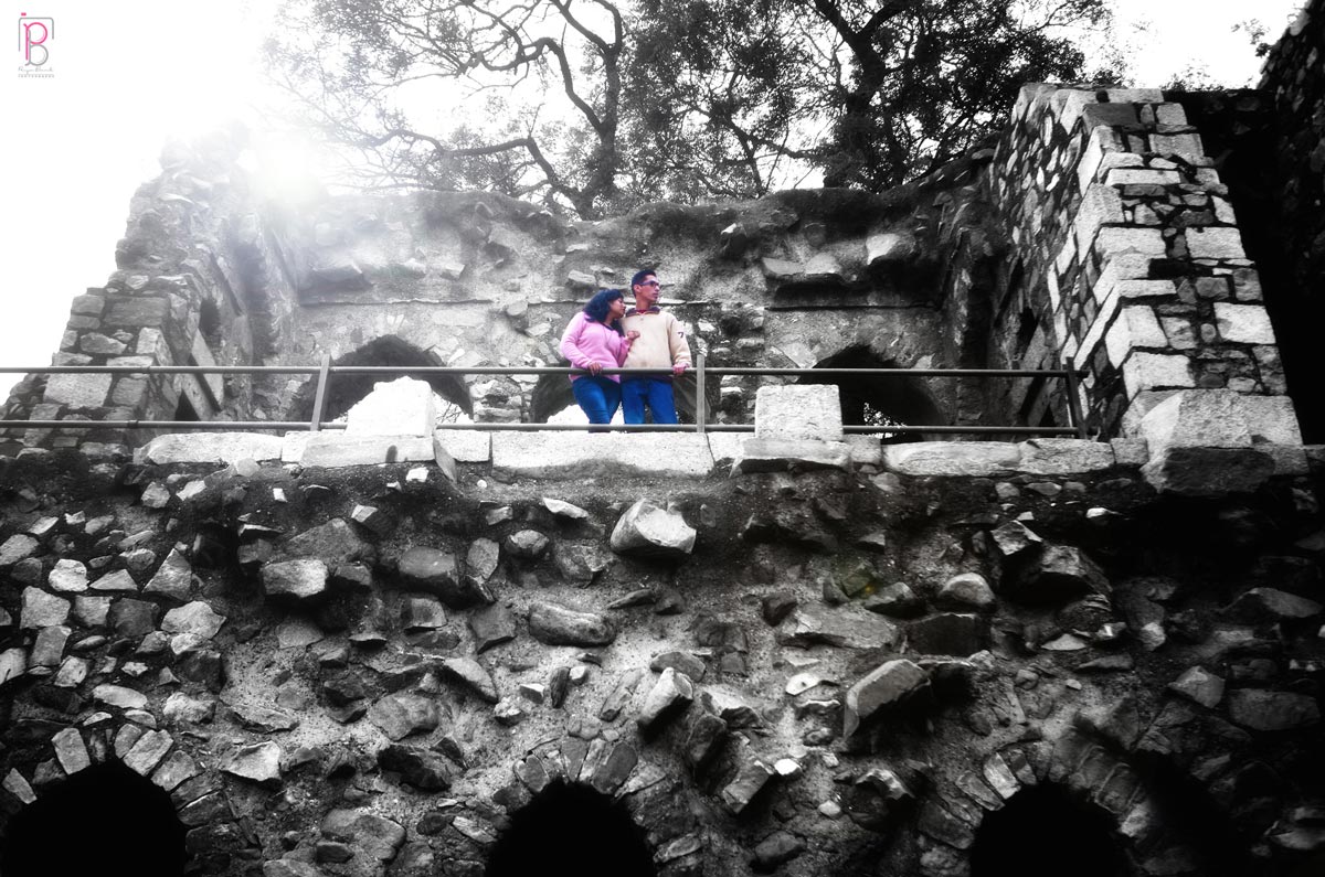 Outdoor Pre-Wedding Shoot Ideas by Priya Banik Photography Wedding-photography | Weddings Photos & Ideas