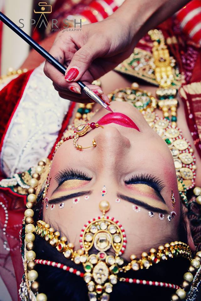 Shot of priming up! by Sparsh Photography Wedding-photography | Weddings Photos & Ideas