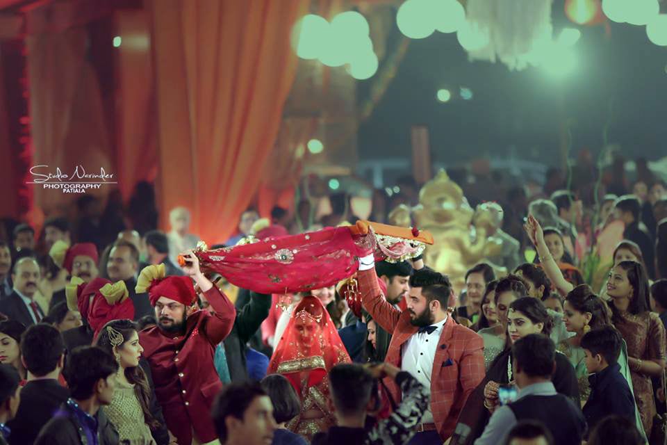 Here comes the bride! by Studio Narinder Photography Wedding-photography | Weddings Photos & Ideas